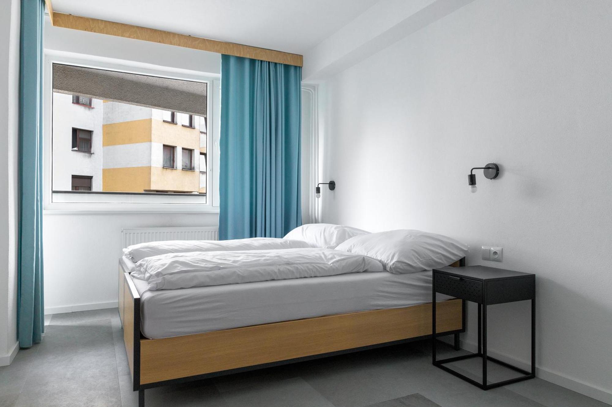Izy Stay Hostel Pressburg Exterior foto