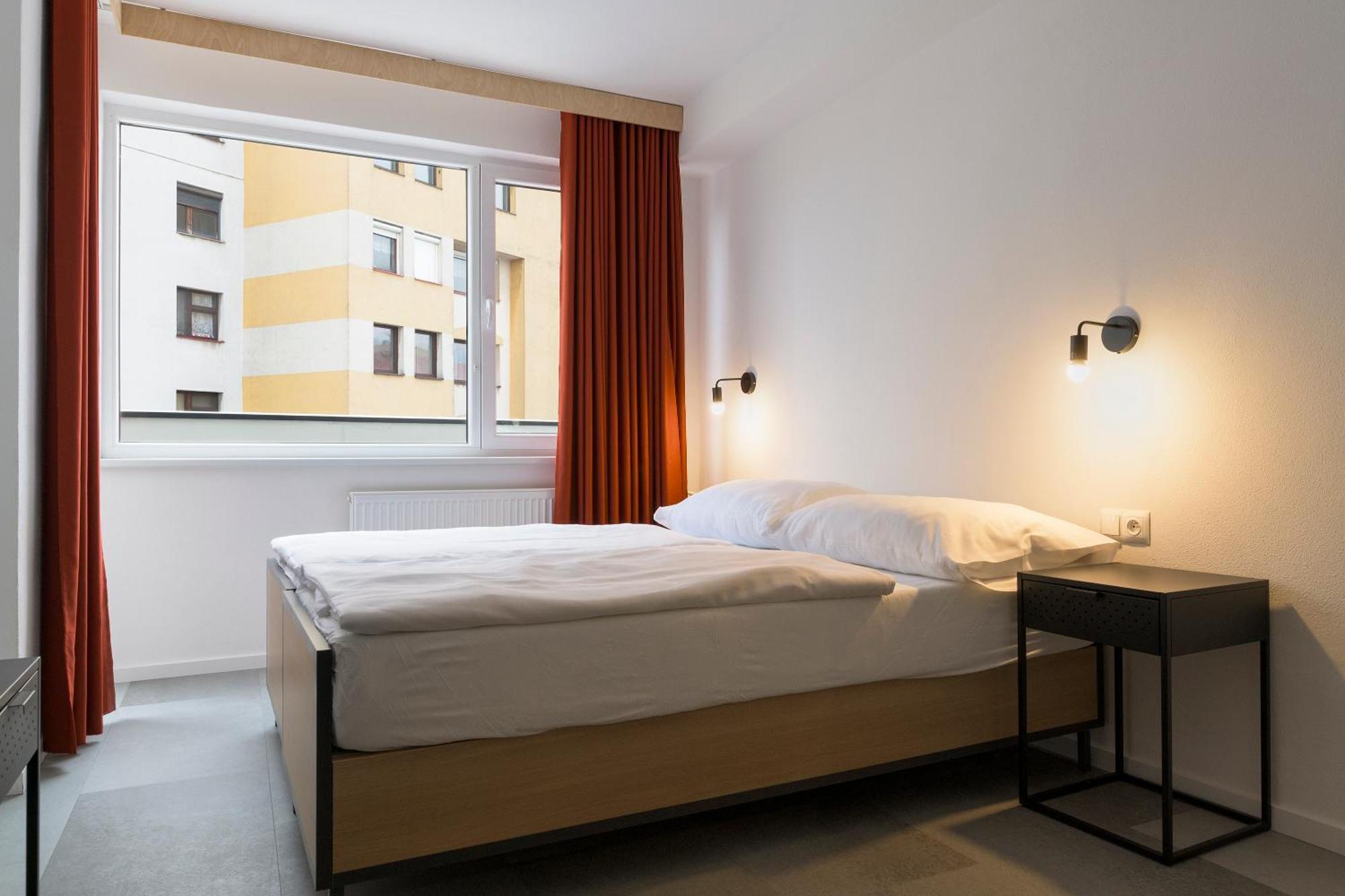 Izy Stay Hostel Pressburg Exterior foto