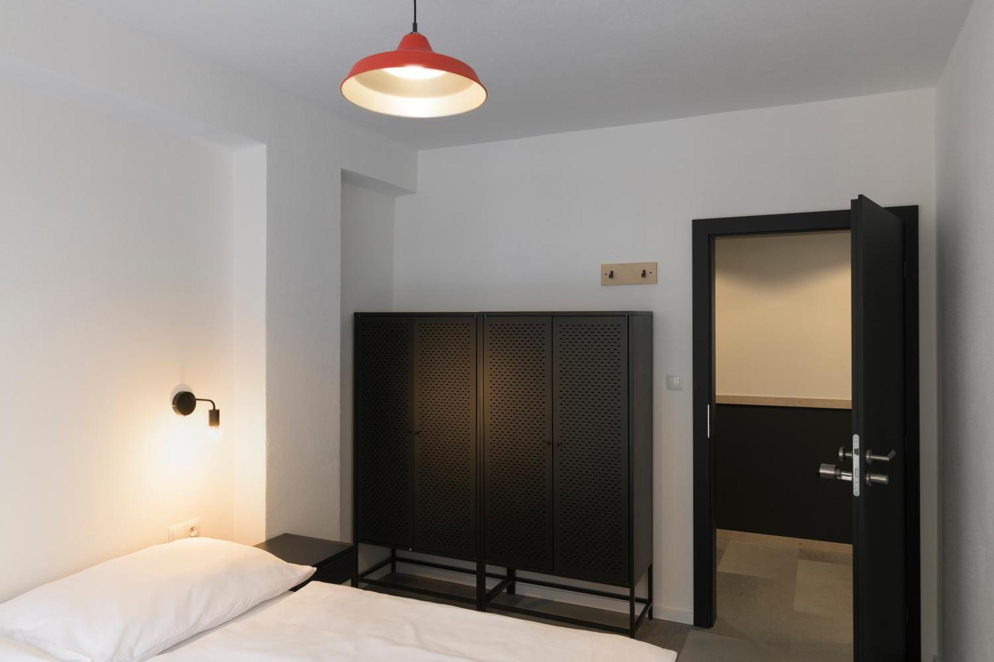 Izy Stay Hostel Pressburg Exterior foto